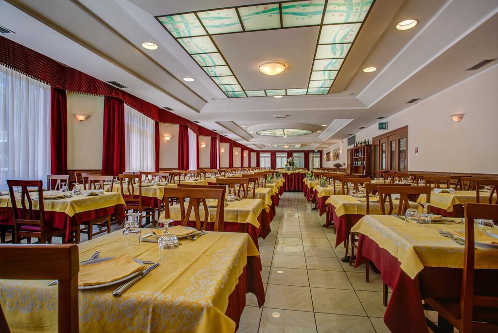 Hotel San Giorgio Milano Marittima Exteriör bild