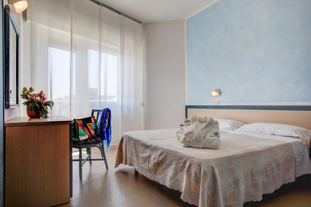 Hotel San Giorgio Milano Marittima Rum bild