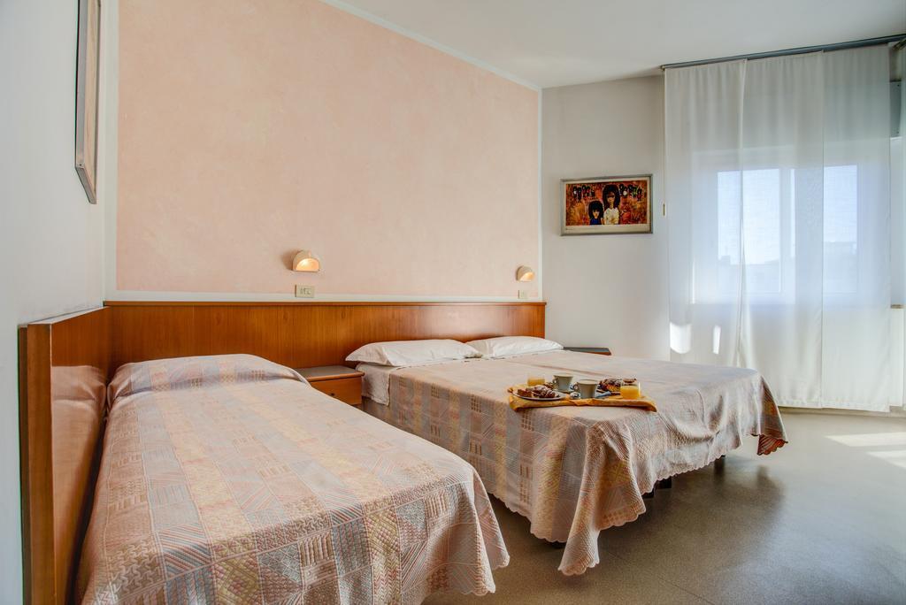 Hotel San Giorgio Milano Marittima Rum bild