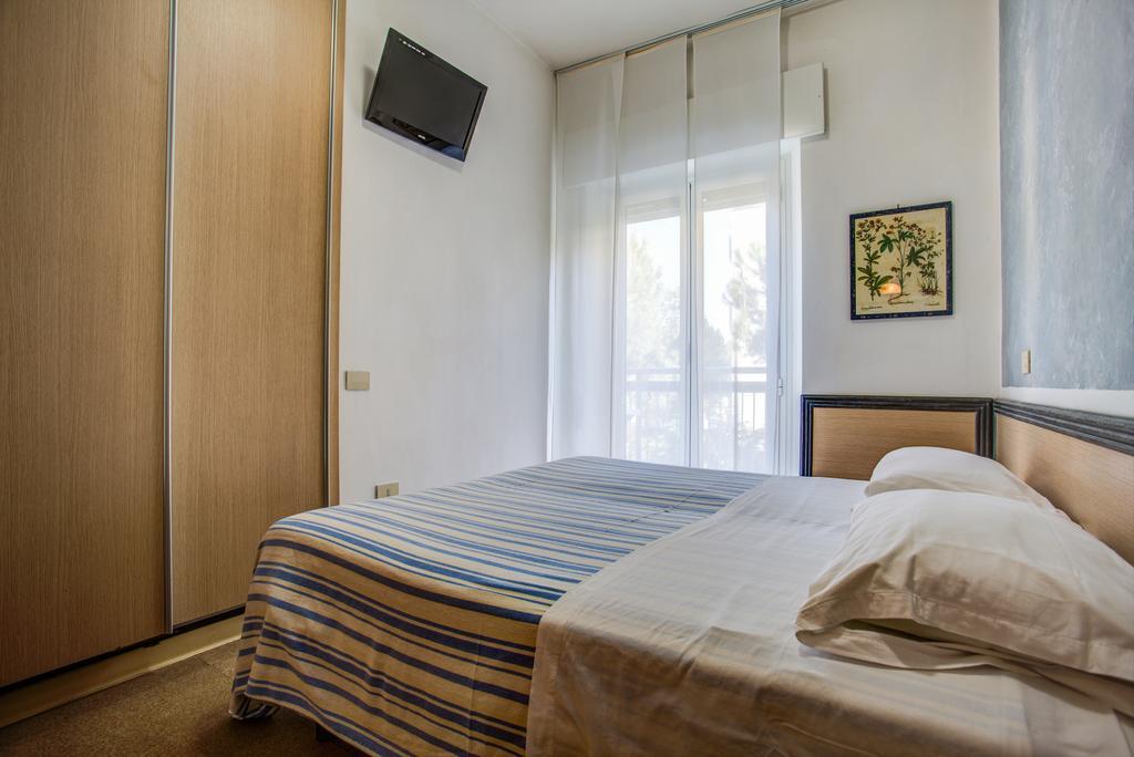 Hotel San Giorgio Milano Marittima Rum bild