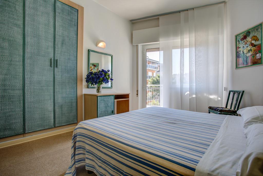Hotel San Giorgio Milano Marittima Rum bild